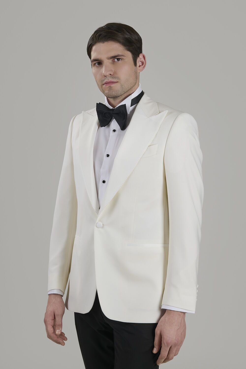 Ecru Peak Lapel Tuxedo