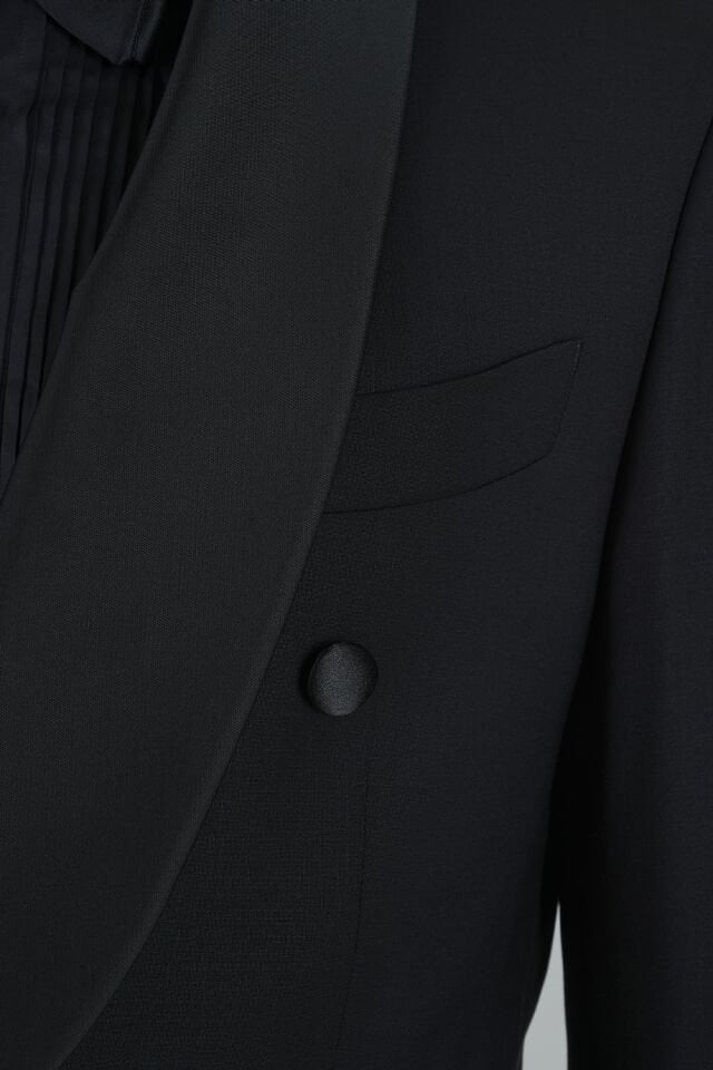 Double-breasted Shawl Lapel (4 buttoned)