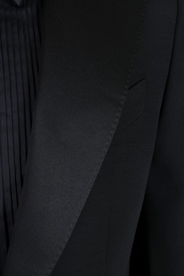 Tessuti Piemontesi Peak Lapel Tuxedo