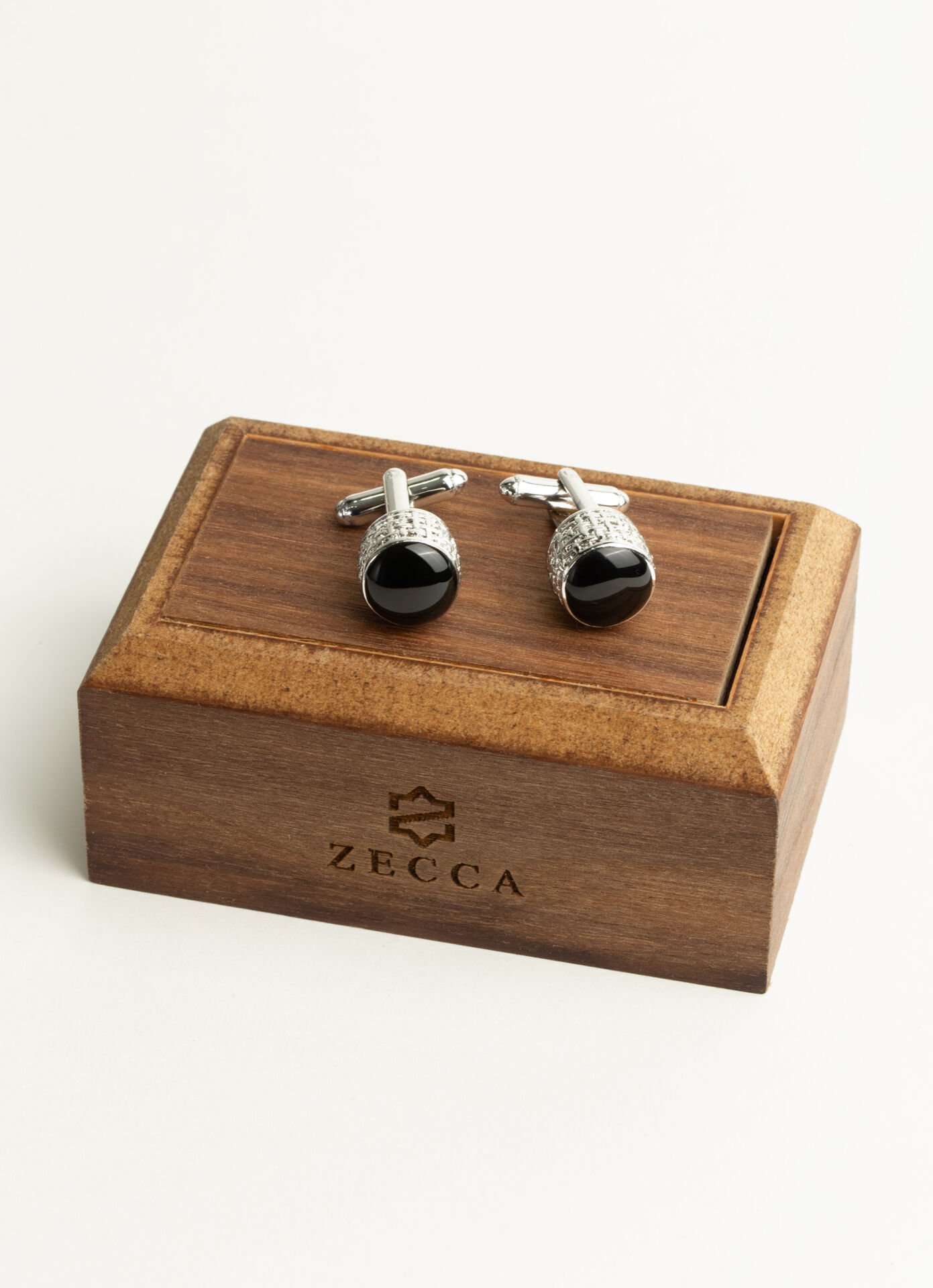 SİYAH TAŞLI GÜMÜŞ KOL DÜĞMESİ